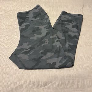 Danskin camo leggings